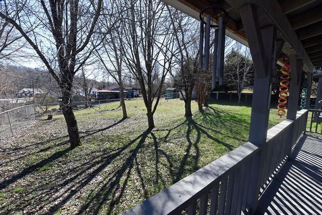 91 Hickory Street, Hayesville, NC 28904