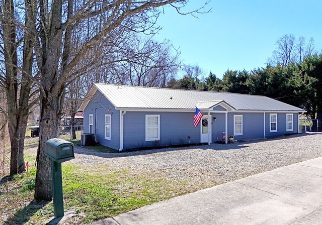 91 Hickory Street, Hayesville, NC 28904