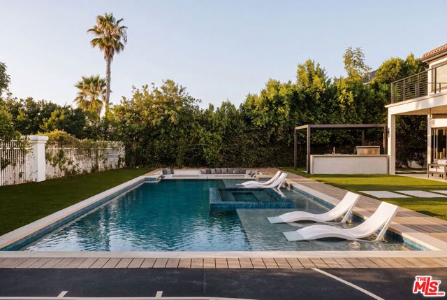 5474 Amber Circle, Calabasas, CA 91302