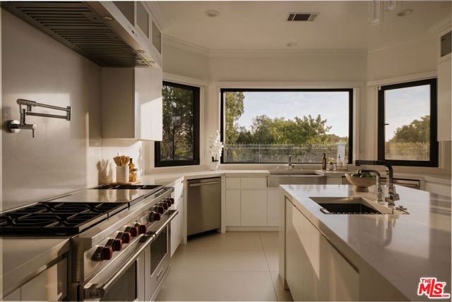 5474 Amber Circle, Calabasas, CA 91302
