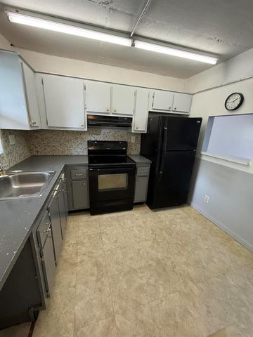 9881 SUNRISE LAKES Boulevard 104, Sunrise, FL 33322