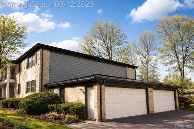 30050 Wildbrook Drive 203, Southfield, MI 48034