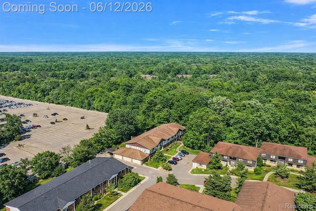 30050 Wildbrook Drive 203, Southfield, MI 48034