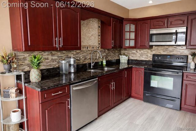 30050 Wildbrook Drive 203, Southfield, MI 48034