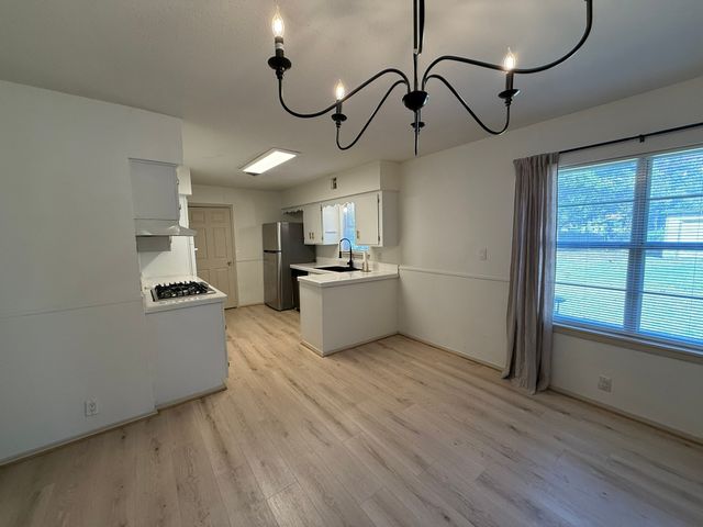 2206 12th Street, Brownwood, TX 76801