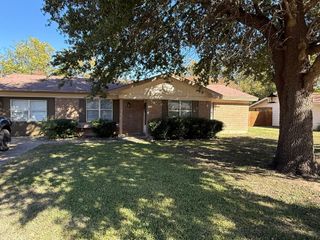 2206 12th Street, Brownwood, TX 76801