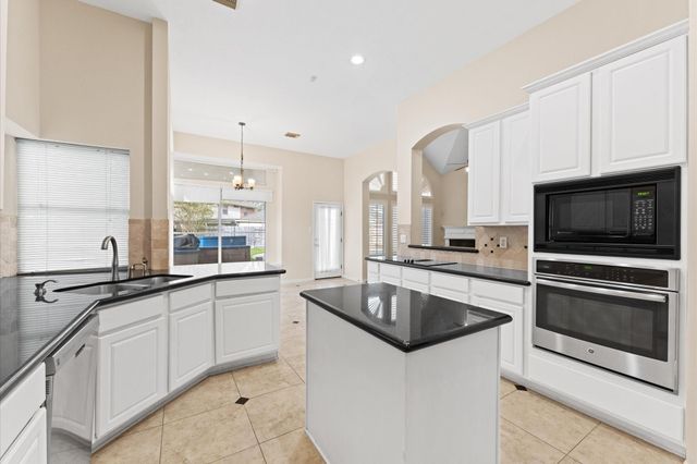 12526 Cherry Creek Bend Lane, Houston, TX 77041