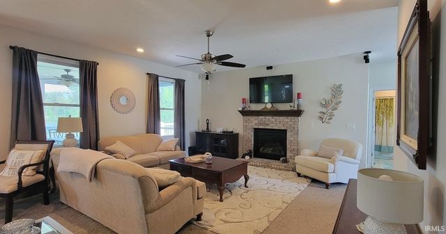 11608 Boggs West Circle, Loogootee, IN 47553