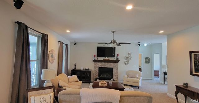 11608 Boggs West Circle, Loogootee, IN 47553