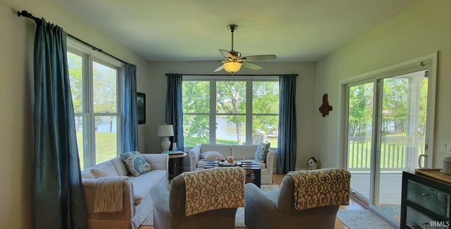 11608 Boggs West Circle, Loogootee, IN 47553