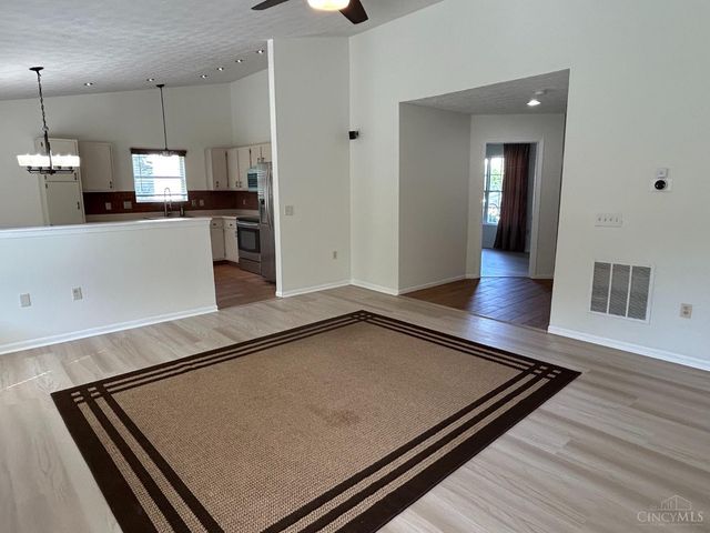 573 Hearthstone Court, Lebanon, OH 45036