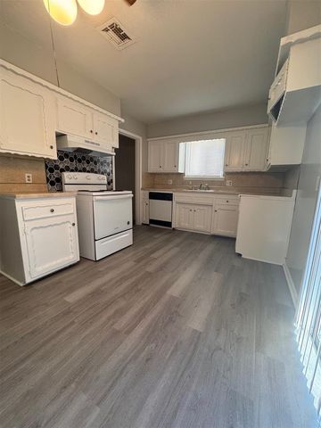 2028 N Mitchell Drive, Midwest City, OK 73110