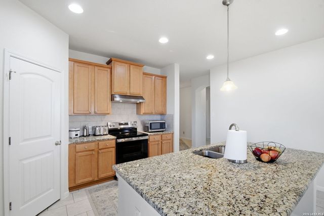 756 MORGANS ML, New Braunfels, TX 78130
