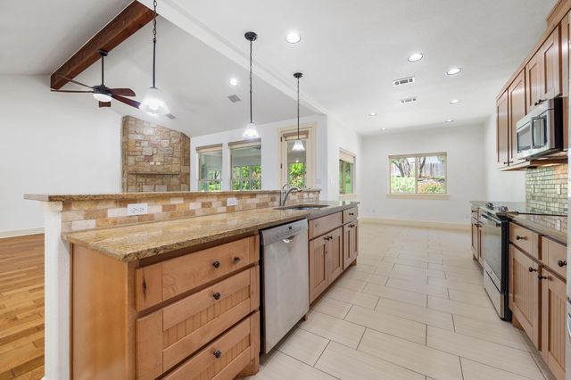 22127 OBAN DR, Spicewood, TX 78669