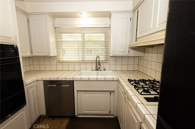 26801 Circle Of The Oaks, Newhall, CA 91321