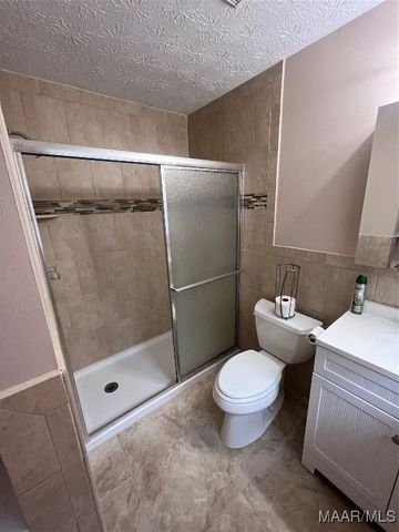 162 Old Barn Road, Wetumpka, AL 36092