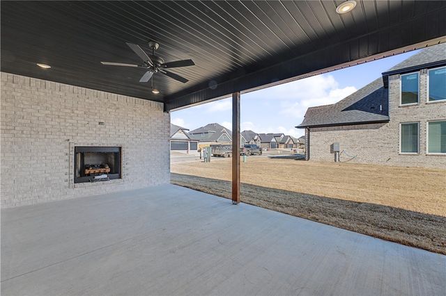 1420 Dresden Drive, Centerton, AR 72719