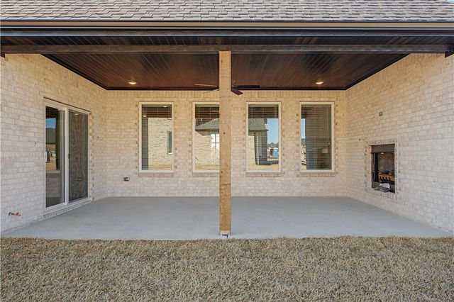 1420 Dresden Drive, Centerton, AR 72719