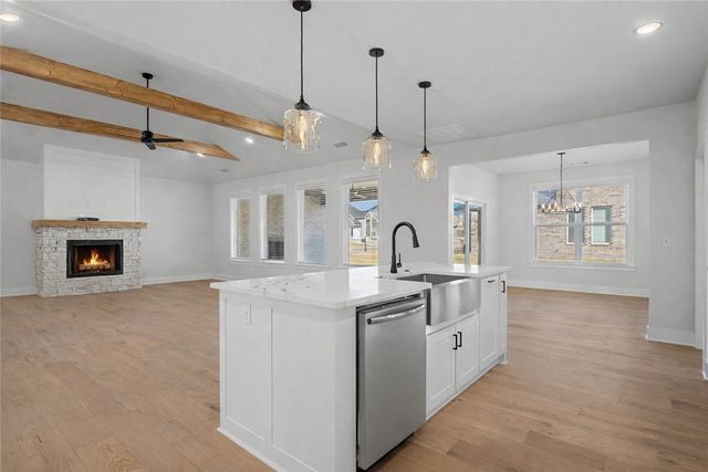 1420 Dresden Drive, Centerton, AR 72719