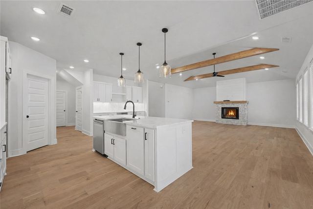 1420 Dresden Drive, Centerton, AR 72719