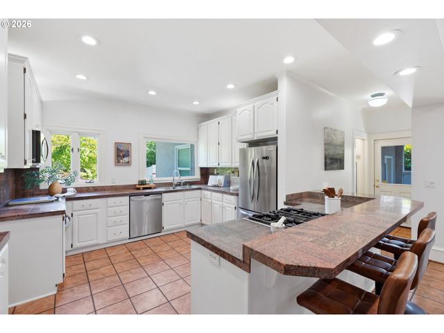 1133 Ne 37TH Ave, Portland, OR 97232