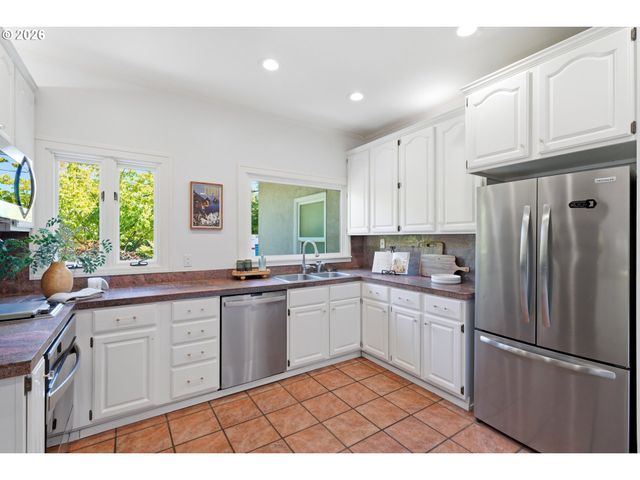 1133 Ne 37TH Ave, Portland, OR 97232