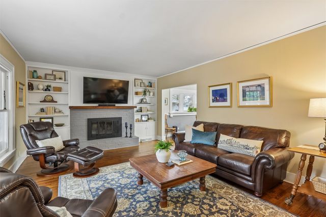 1310 40th Street, Des Moines, IA 50311