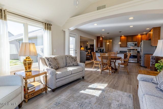 26364 Stillwater Drive, Perrysburg, OH 43551