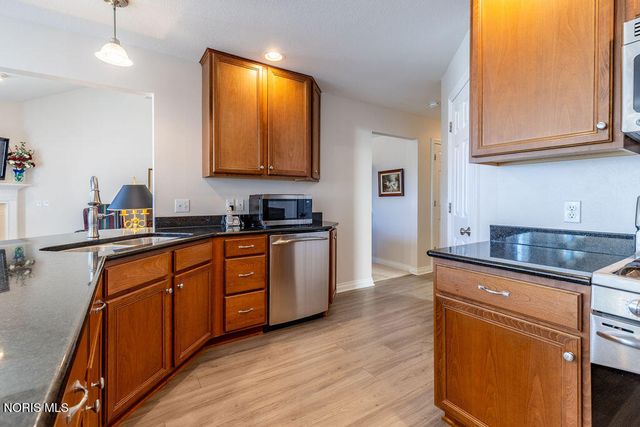 26364 Stillwater Drive, Perrysburg, OH 43551