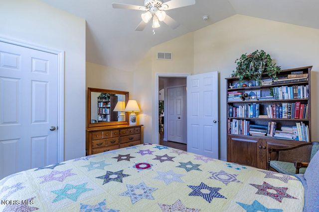 26364 Stillwater Drive, Perrysburg, OH 43551