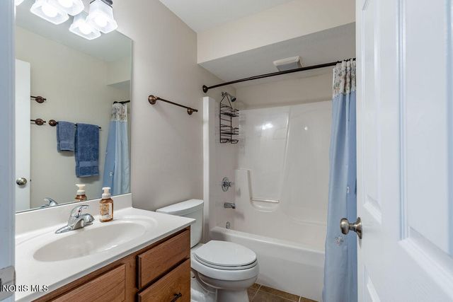 26364 Stillwater Drive, Perrysburg, OH 43551