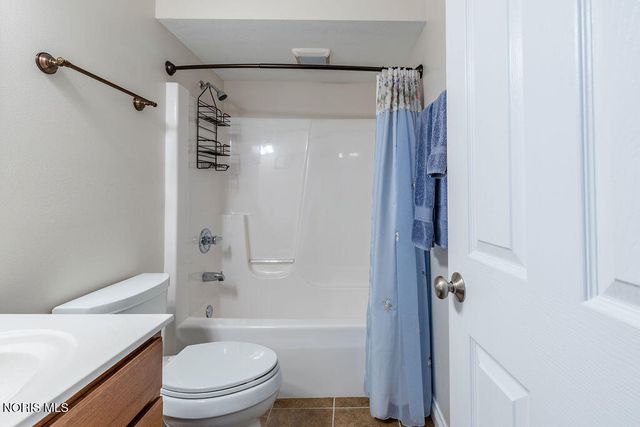 26364 Stillwater Drive, Perrysburg, OH 43551