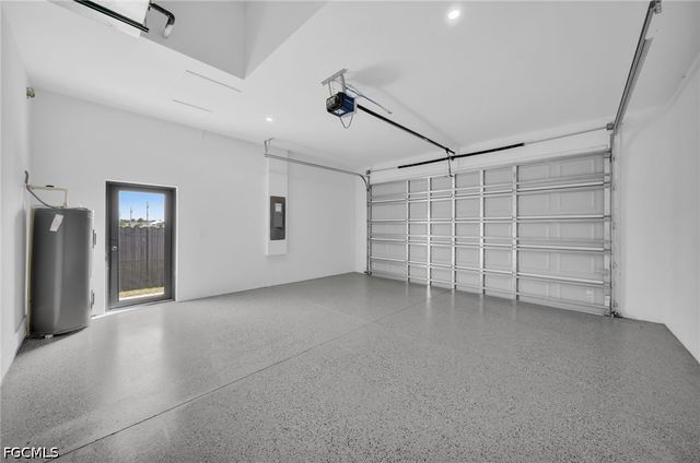 3543 NE 14th PL, Cape Coral, FL 33909