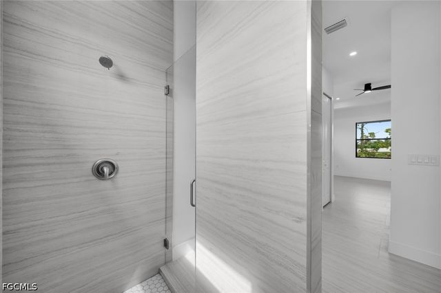 3543 NE 14th PL, Cape Coral, FL 33909