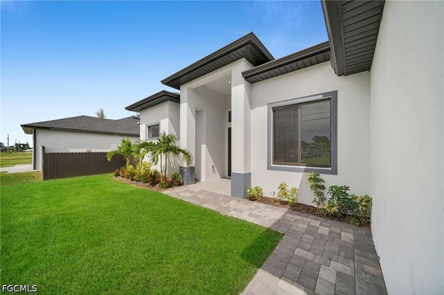 3543 NE 14th PL, Cape Coral, FL 33909