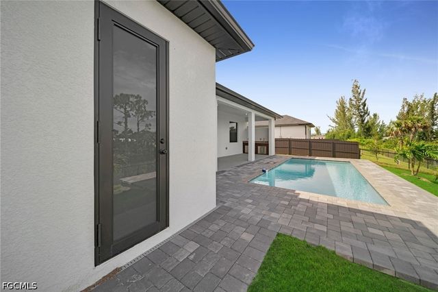 3543 NE 14th PL, Cape Coral, FL 33909