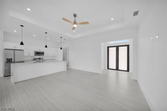 3543 NE 14th PL, Cape Coral, FL 33909