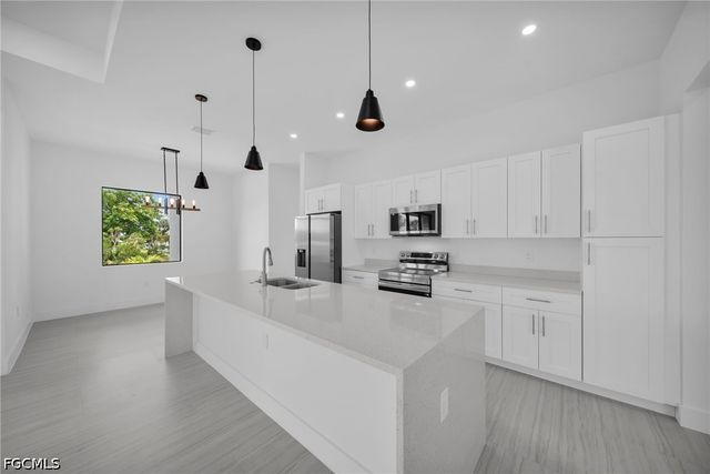 3543 NE 14th PL, Cape Coral, FL 33909