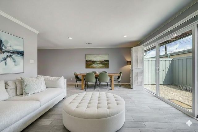 6307 Del Monte Drive 111, Houston, TX 77057