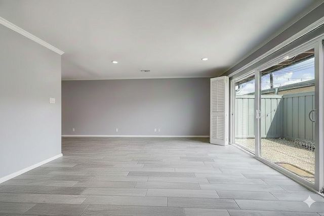 6307 Del Monte Drive 111, Houston, TX 77057