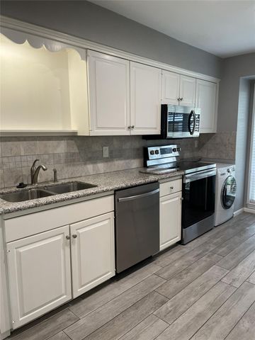 6307 Del Monte Drive 111, Houston, TX 77057