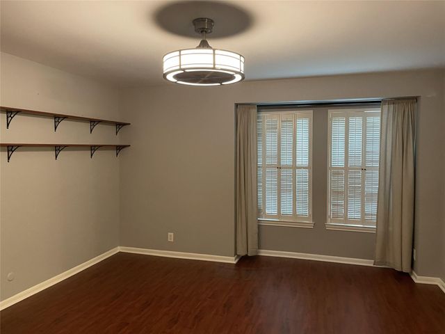 6307 Del Monte Drive 111, Houston, TX 77057