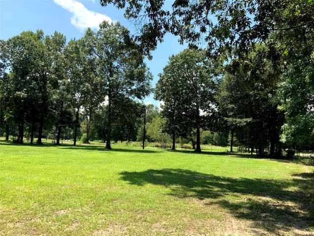 783 County Road 377, Cleveland, TX 77327