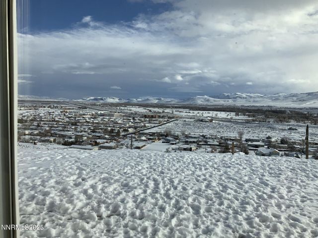 40 Flowery Avenue, Dayton, NV 89403