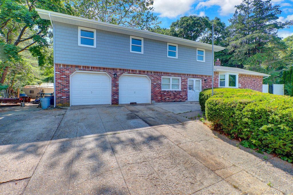 6 Stonington Circle, Wheatley Heights, NY 11798 — photo 2