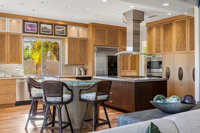 820 Mission Creek Drive, Palm Desert, CA 92211