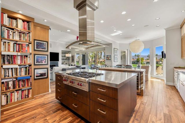 820 Mission Creek Drive, Palm Desert, CA 92211