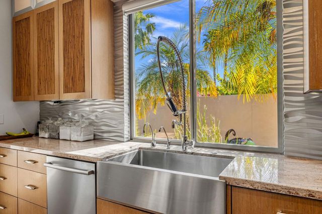 820 Mission Creek Drive, Palm Desert, CA 92211