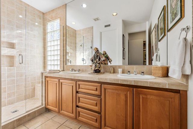 820 Mission Creek Drive, Palm Desert, CA 92211