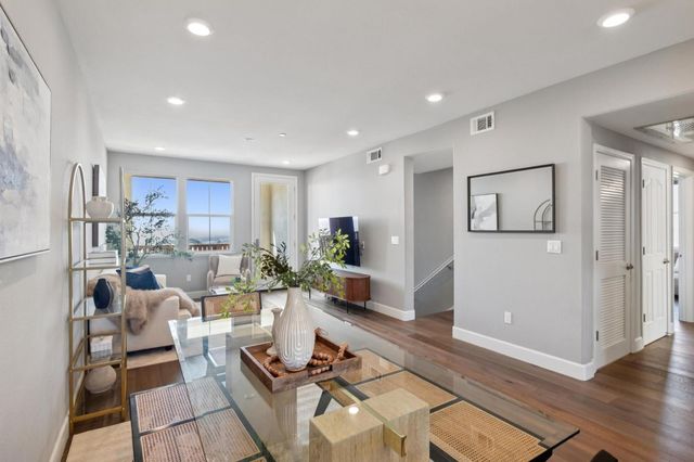 3001 Ocean View Court E, Daly City, CA 94014
